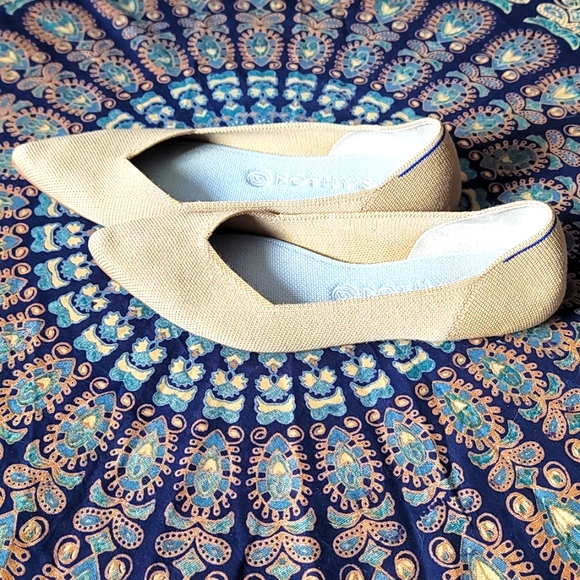 Rothy's The Point in Camel Merino Wool, Size 9.5, EUC - Picture 2 of 11